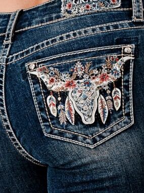 NWT Grace in LA bootcut with embellished pocket.